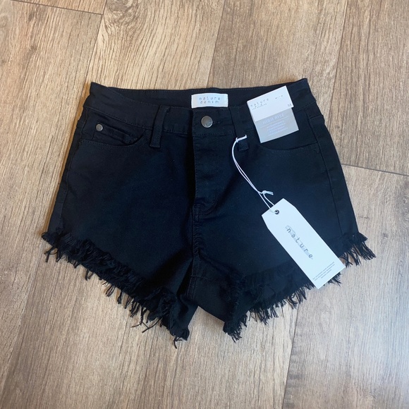 Fringe shorts - Picture 1 of 2